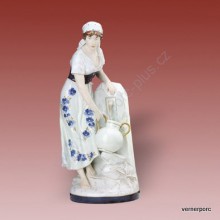 Porcelánová soška - Žena se džbánem 10564 isis