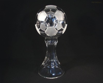 Pohár fotbalový míč křišťál 77040/00000/300 30cm. Tom Crystal Bohemia 