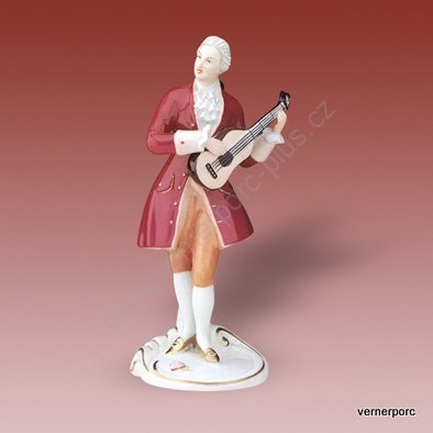 Porcelánová soška hudebníka z rokoka s purpurovým kabátkem Royal Dux Bohemia 