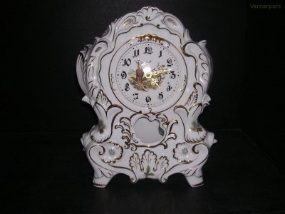 Porcelánové krbové hodiny 32 cm Leander Loučky 