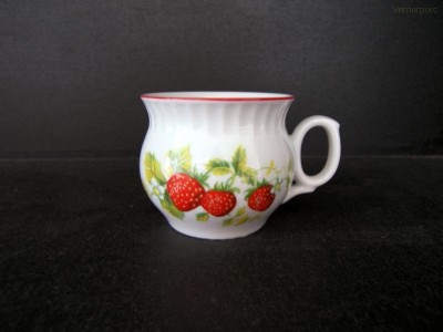 Porcelánový hrnek Darume, jahoda 0,29l. 6ks Český porcelán 