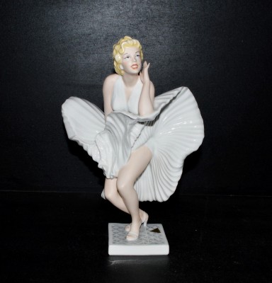 Soška z porcelánu Marilyn Monroe, saxe Royal Dux Bohemia 
